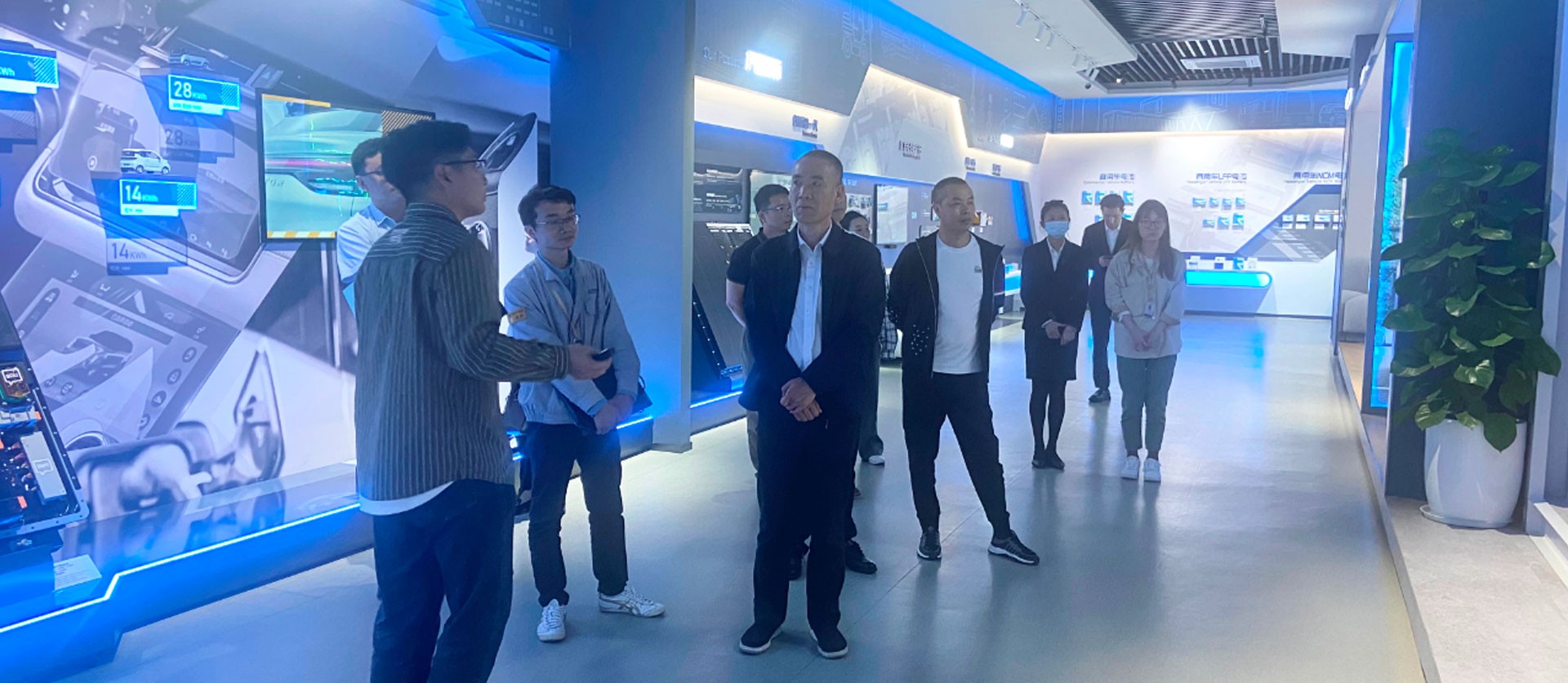 [Besuch und Austausch] Qiu Yue, Sekretär des Parteikomitees des Zentrums zum Schutz des geistigen Eigentums von Zhejiang, und seine Partei besuchten Ruipu Lanjun, um ihn zu besuchen und sich beraten zu lassen